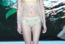 2019金肚兜内衣盛典走秀现场[mp4/187M]-亿套图