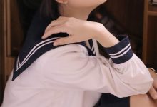 日系校服美女大胆制服诱惑写真-亿套图