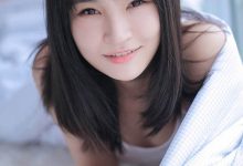 性感美女白嫩诱人床上写真图片-亿套图