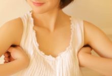 邻家美女清纯可爱居家写真图片-亿套图