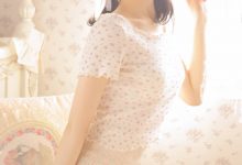 床上美女长腿翘臀大胆诱惑写真-亿套图