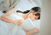 性感美女尤物床上诱惑写真图片-亿套图
