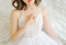 蕾丝美女白纱长裙丰满诱人写真-亿套图
