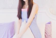 床上吊带裙美女美腿性感写真图片-亿套图