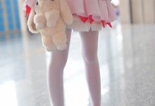 甜心萝莉美女粉红短裙白丝美腿cos诱惑写真-亿套图