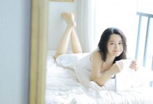 性感吊带美女妩媚妖娆写真图片-亿套图