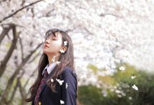 制服美女清纯迷人户外写真图片-亿套图