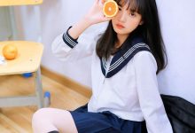 水手服美女清纯养眼教室写真图片-亿套图