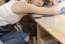 诱人背带裤美女尤物性感私房写真-亿套图