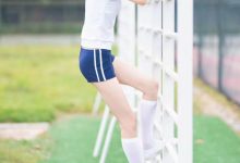 长腿美女白嫩诱人校园写真图片-亿套图