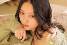 小清新治愈少女吊带香肩卧室写真图片-亿套图