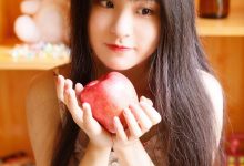 气质美女碎花裙清新写真图片-亿套图