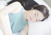 丸子头美女清新迷人居家写真图片-亿套图