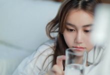 白衬衫美女慵懒清新美女大胆写真-亿套图