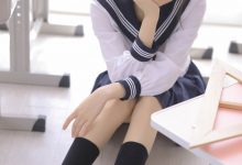 校园制服美女性感学院风诱惑美女图片-亿套图
