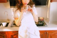 极品美女厨娘细长美腿诱惑写真-亿套图
