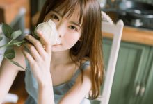 吊带裙美女复古文艺写真图片-亿套图