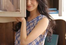 成熟性感美女格子裙写真图片-亿套图