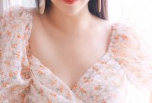 网红美女张辛宛碎花气质唯美写真图片-亿套图