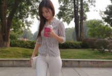 都市丽人紧身白裤长腿肥臀美女【10V/11.83G】-亿套图