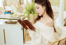 [YALAYI雅拉伊]2022.02.22 NO.900 女友来探班 诗咏[41+1P／410MB]-亿套图