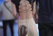 都市丽人紧身白裤小女友【74P-1.02G】-亿套图