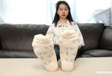 [Sexy Asian Girls Feet] No.032-初恋般记忆的小女生YIYI近距离秀脚 [239P-457M]-亿套图