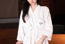 谢小蒽(幼幼)《和闺蜜唐宁宁戏水》原版写真 [80P-880MB]-亿套图