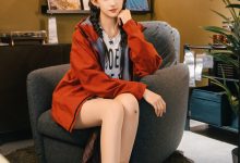 足愉心 NO.015 可乐（搭配：红色夹克、白T、短裙、马丁靴、肉丝色袜、白棉袜）[120P+2V／12.8GB]-亿套图