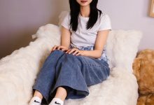 足愉心 NO.027 奶芙（搭配：白色T恤、牛仔长裤、德训鞋、白色棉袜、裸足）[110P+2V／19.4GB]-亿套图