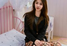 足愉心 NO.032 软软（搭配：黑色外套、黄色格子长裤、毛绒拖鞋、粉色棉袜、裸足）[120P+2V／11.4GB]-亿套图