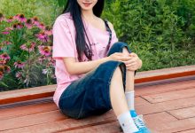 足愉心 NO.050 阿月（搭配：粉色T恤、牛仔短裤、白棉袜、德训鞋、裸足）[110P+2V／10.7GB]-亿套图