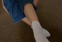 [战前女神] 恋足美腿棉袜女神级摄影套图 024 [220P-359MB]-亿套图
