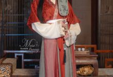 咬一口兔娘(Yiko湿润兔) –  快马加鞭·金莲迎春[96P+2V-2.09G]-亿套图